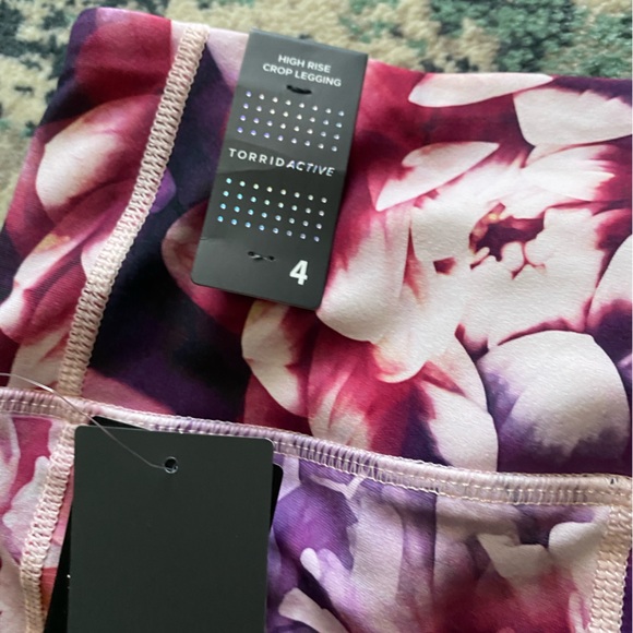 NWT Torrid high rise crop leggings - Picture 3 of 3